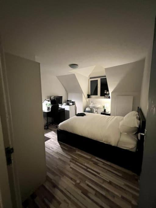 Room 404 - Eindhoven - By T&S. Ngoại thất bức ảnh